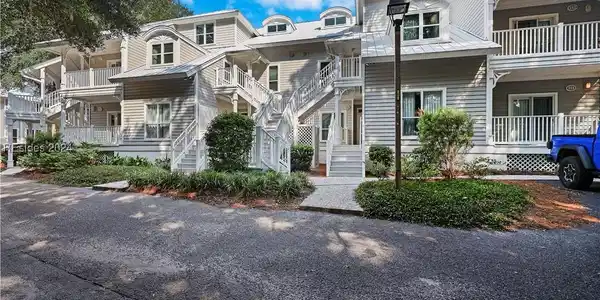 14 Wimbledon Ct