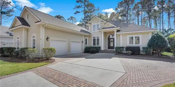 37 Lynnfield Place