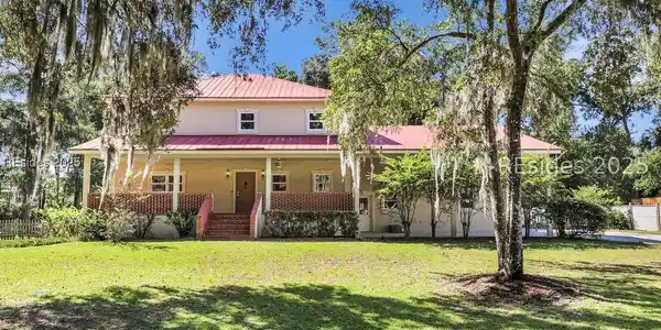 700 Oakwood Drive