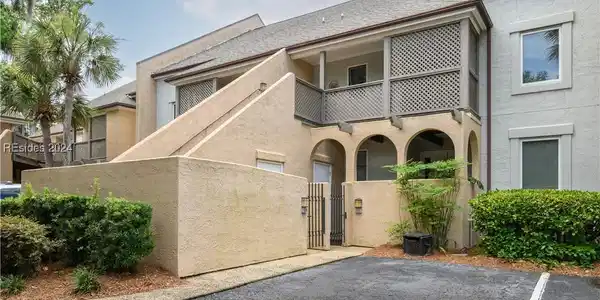 200 Colonnade Drive