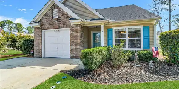 3 Three Oaks Lane