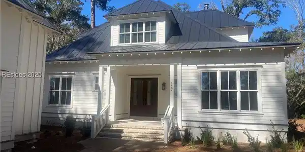437 Davies Road