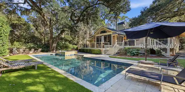 6 Greenwood Court