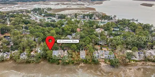 62 Crosstree Drive N