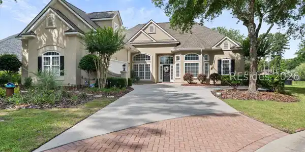 1 Meadowlawn Lane