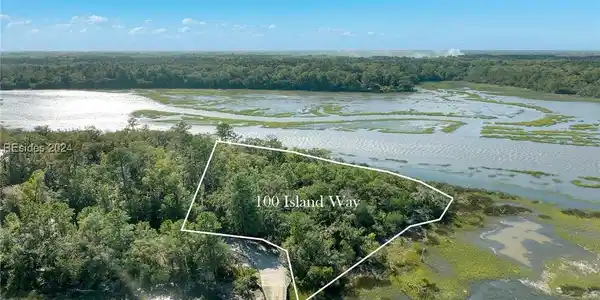 100 Island Way