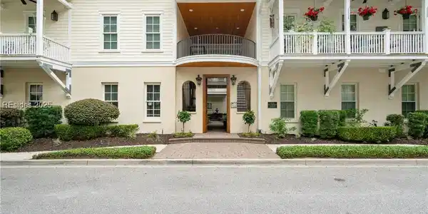 16 Jade Street