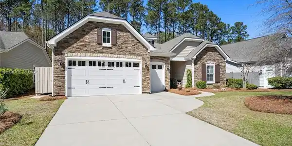 9 Green Trail Court