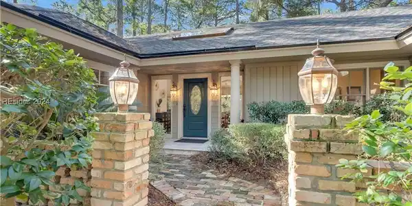 46 Crooked Pond Drive