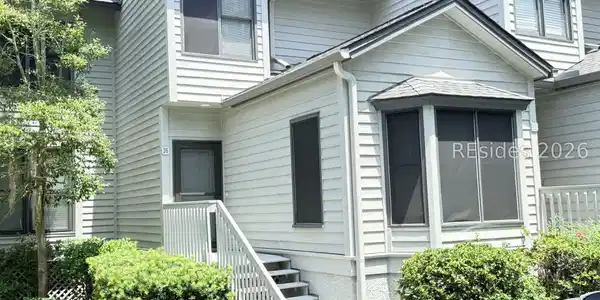 Image 2: Front entrance