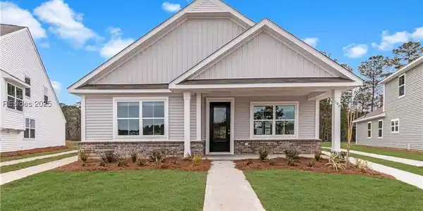 160 Standing Oaks Drive