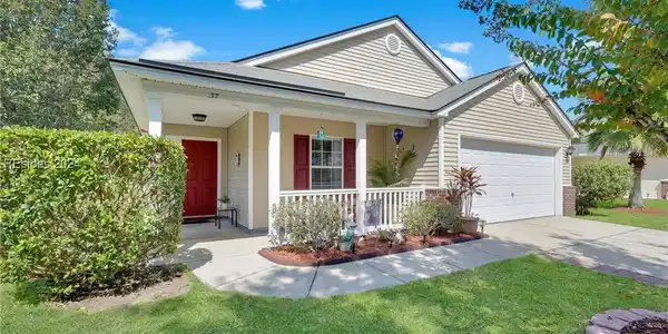 37 Lakeside Drive