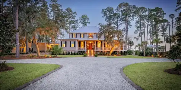 945 Mount Pelia Road