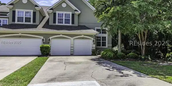 223 Farnsleigh Avenue