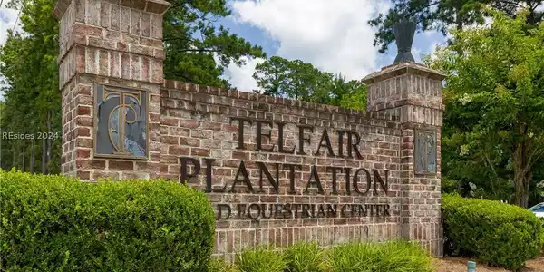 Image 2: Telfair Plantation's entrance sign monument before Image 2: Telfair Plantation's entrance sign monument before