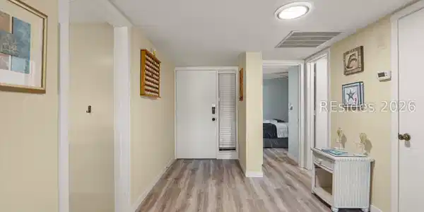 Image 3: Welcome In!