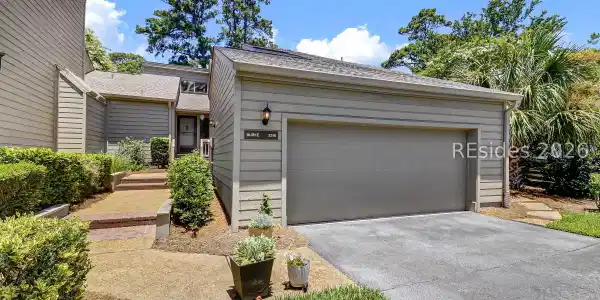 40 Planters Wood Drive