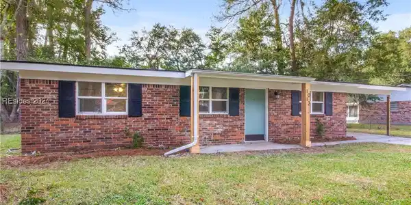 1012 Pecan Street