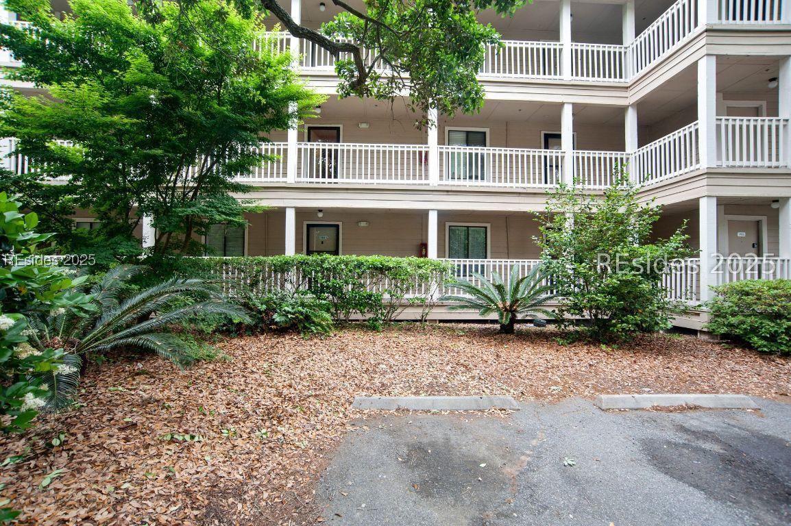Image 4: 1st floor end unit