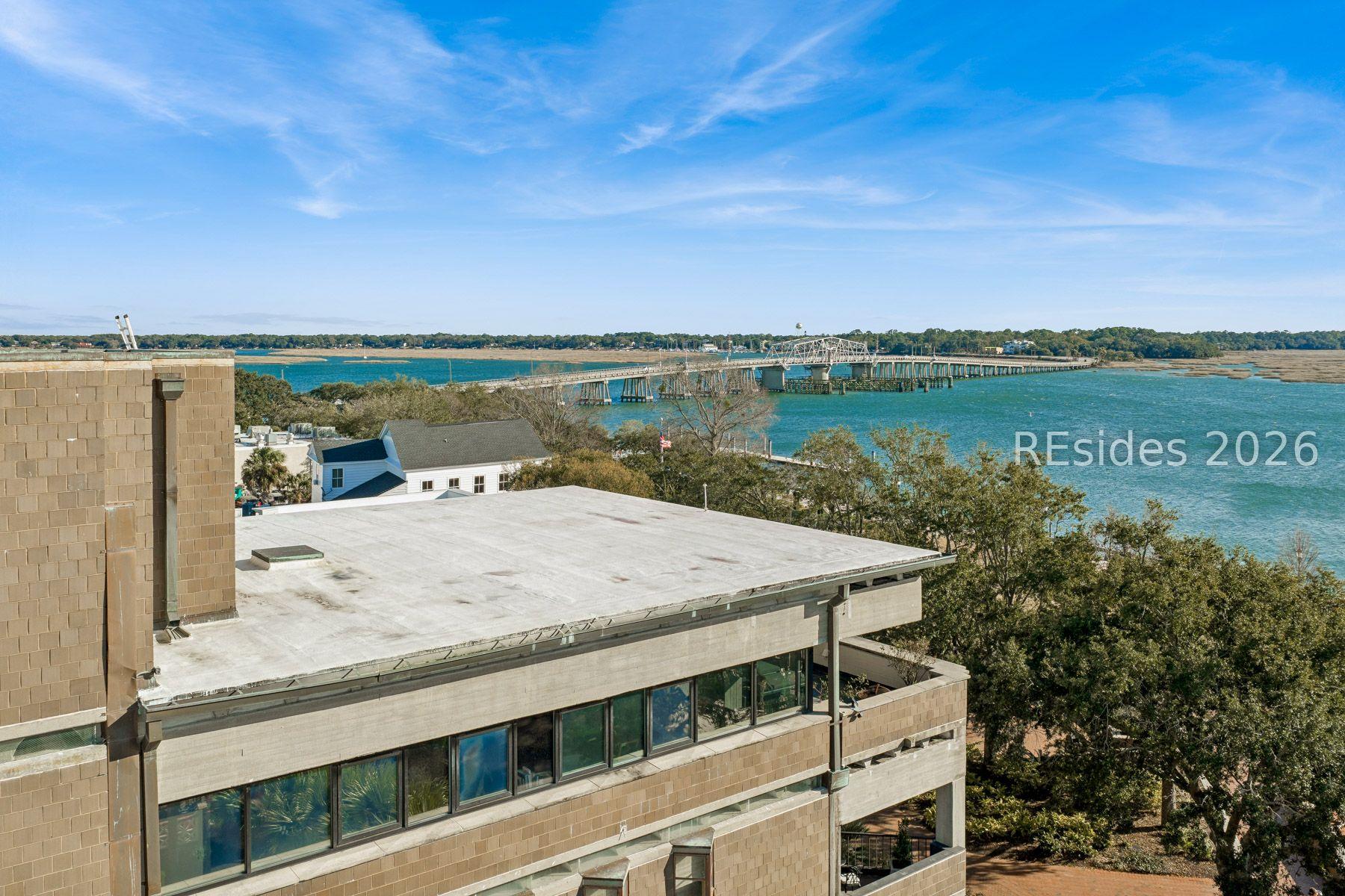 Image 3: Rooftop Water Views of 916 Bay St