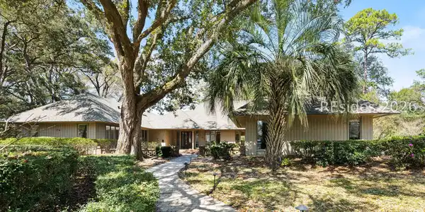 24 Royal Crest Drive