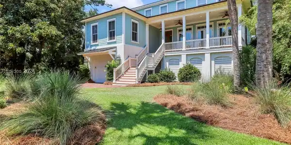 401 Tarpon Boulevard