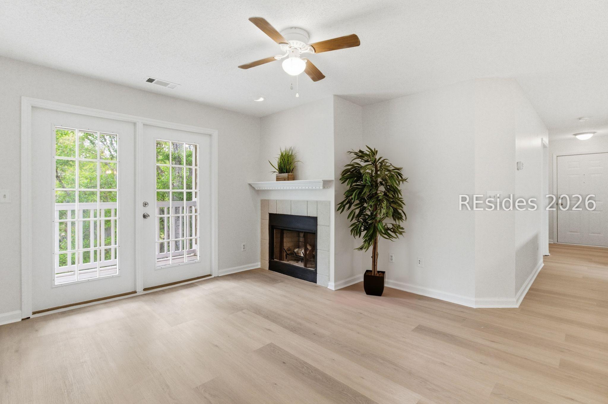 Image 2: Living Room Image 2: Living Room