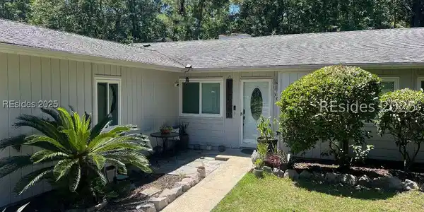 36 Squiresgate Road
