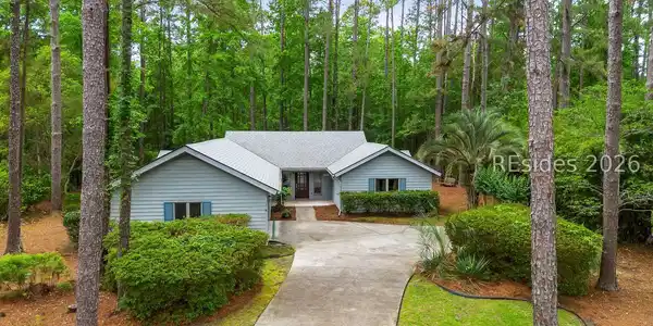 211 White Oaks Circle