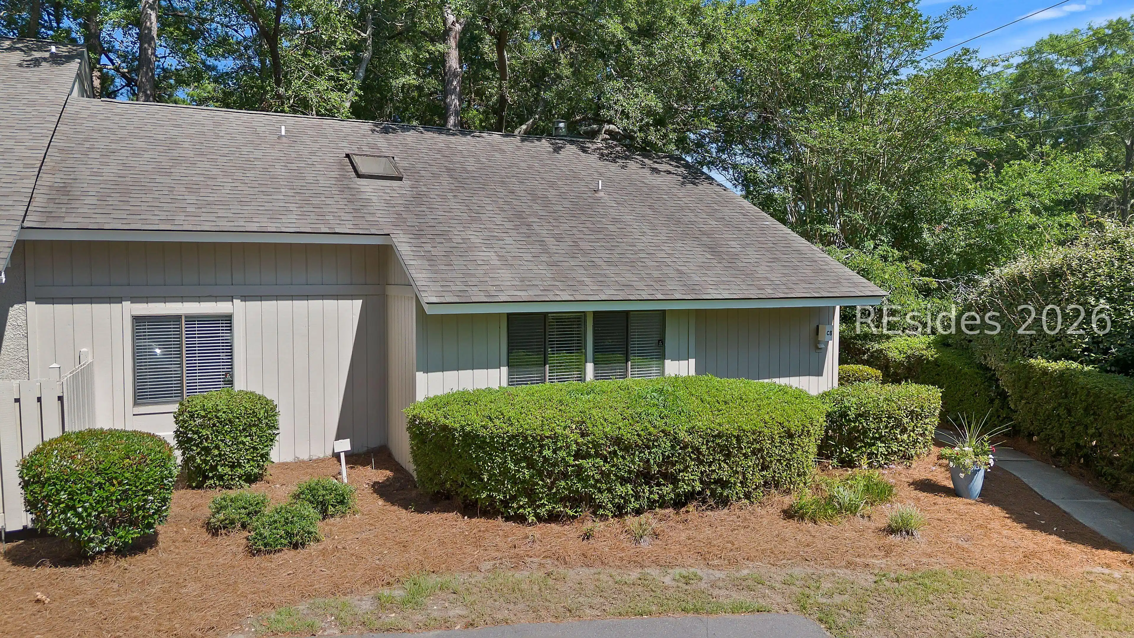 Image 1: Well kept and updated townhome