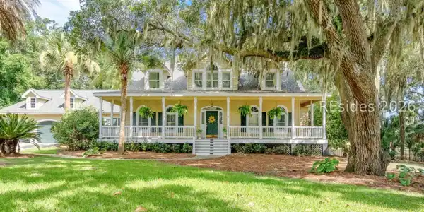 81 Dolphin Point Drive