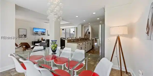 7 Windjammer Court