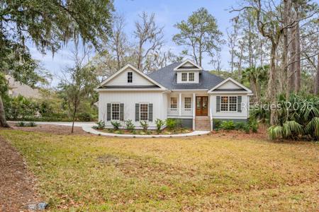 6 Winding Oak Drive