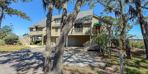 32 Compass Point