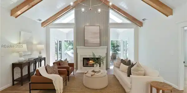42 Pineland Road