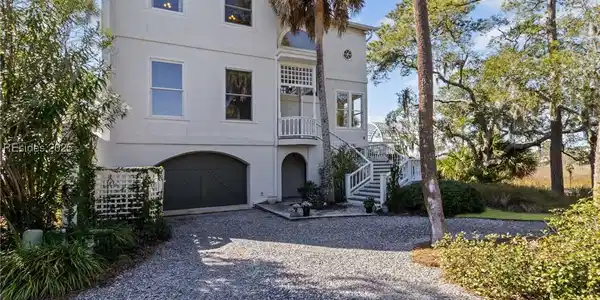 7 Indian Hill Lane