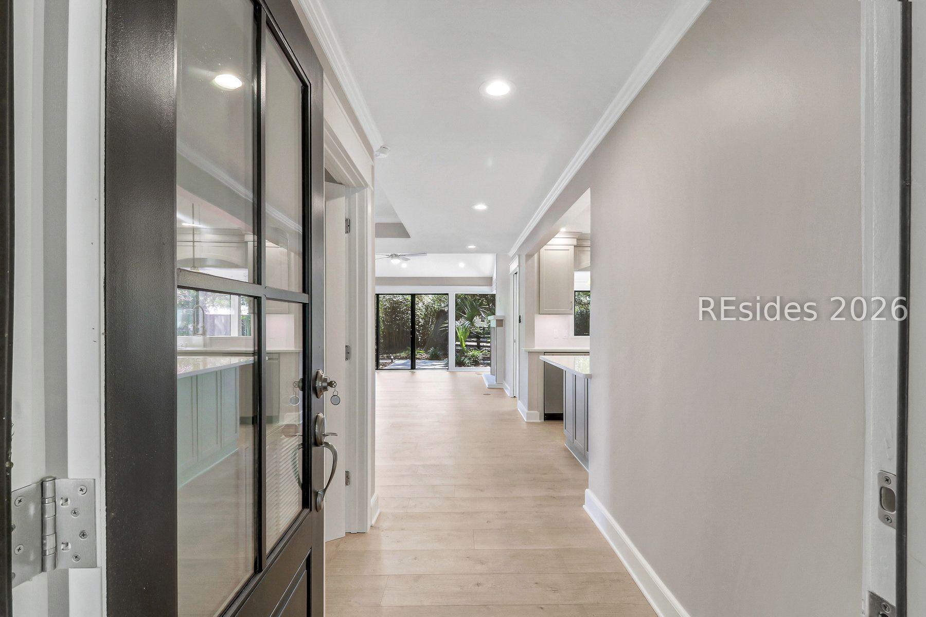 Image 3: Foyer entrance. Image 3: Foyer entrance.