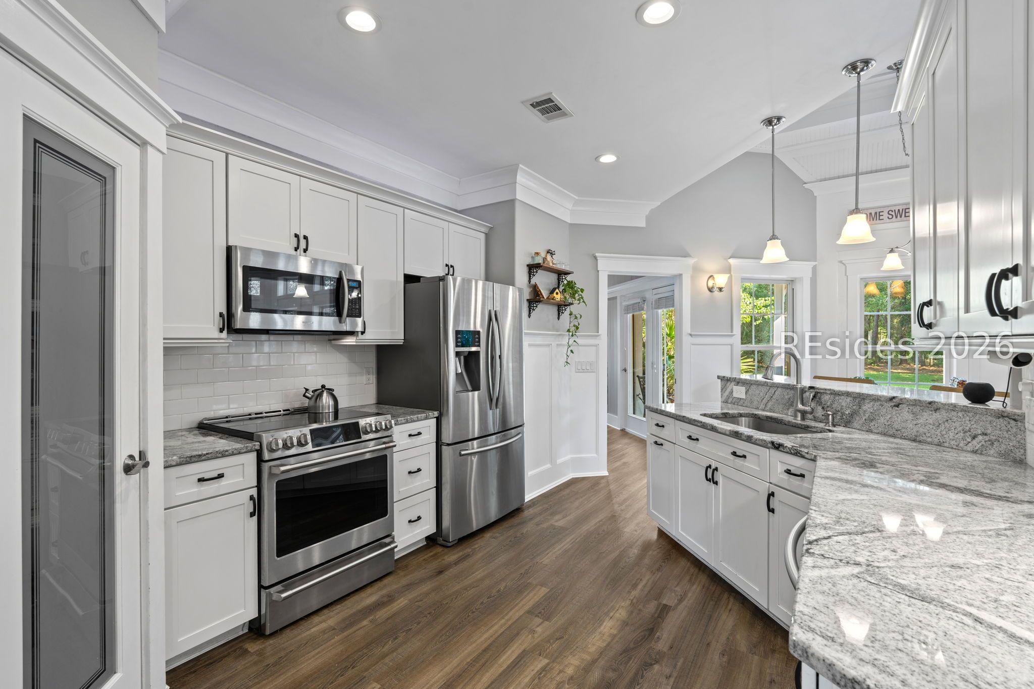 Image 3: Kitchen Image 3: Kitchen