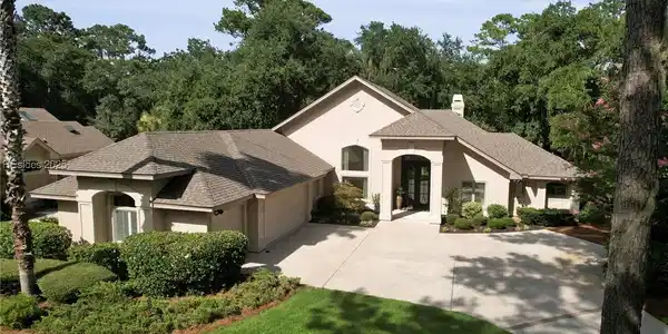 19 River Club Drive