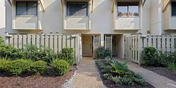 17 Lagoon Road