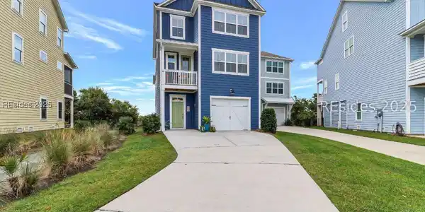 16 Broad View Lane