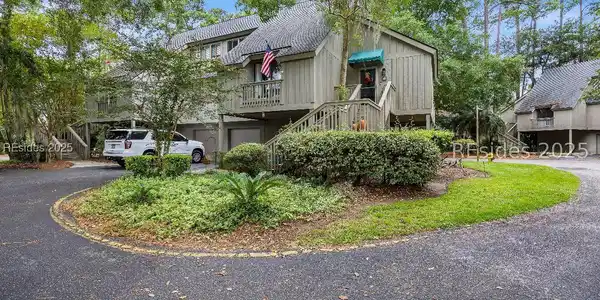 10 Compass Point