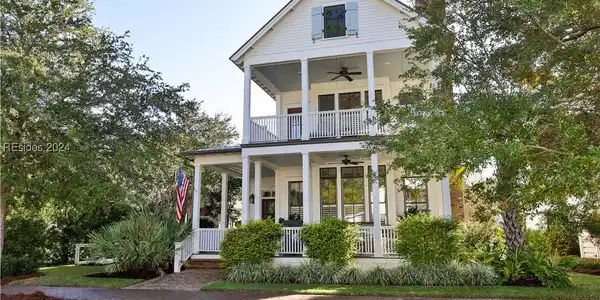 3 Meadowhawk Road