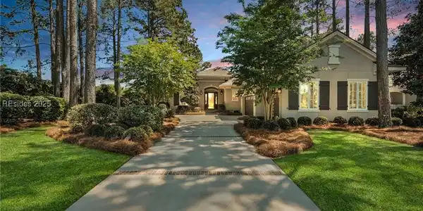 39 Hampton Hall Boulevard