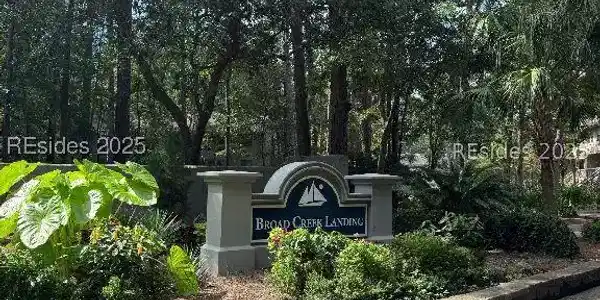 72 Forest Cove