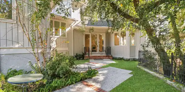 12 Oyster Landing Lane