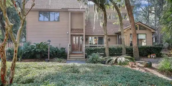 11 Bald Eagle Road W