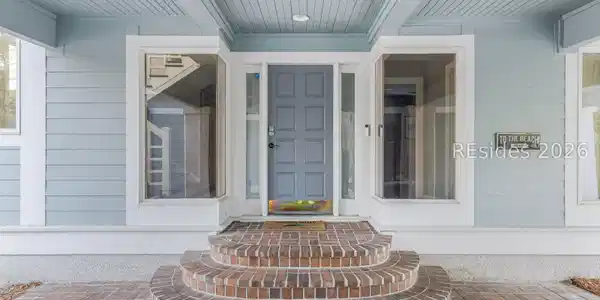 Image 2: entry Image 2: entry
