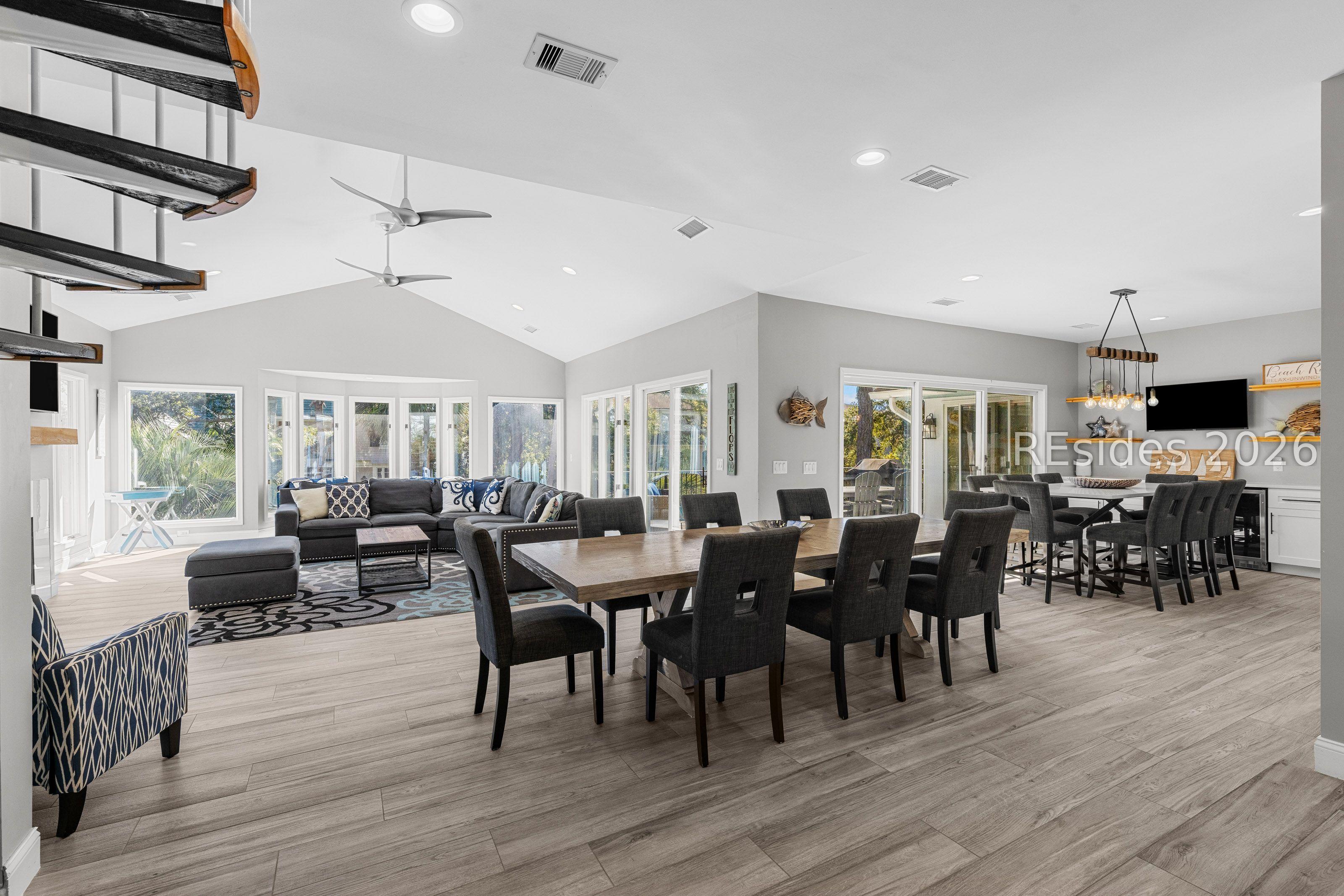 Image 4: dining/living room - 2nd level