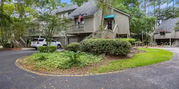 10 Compass Point